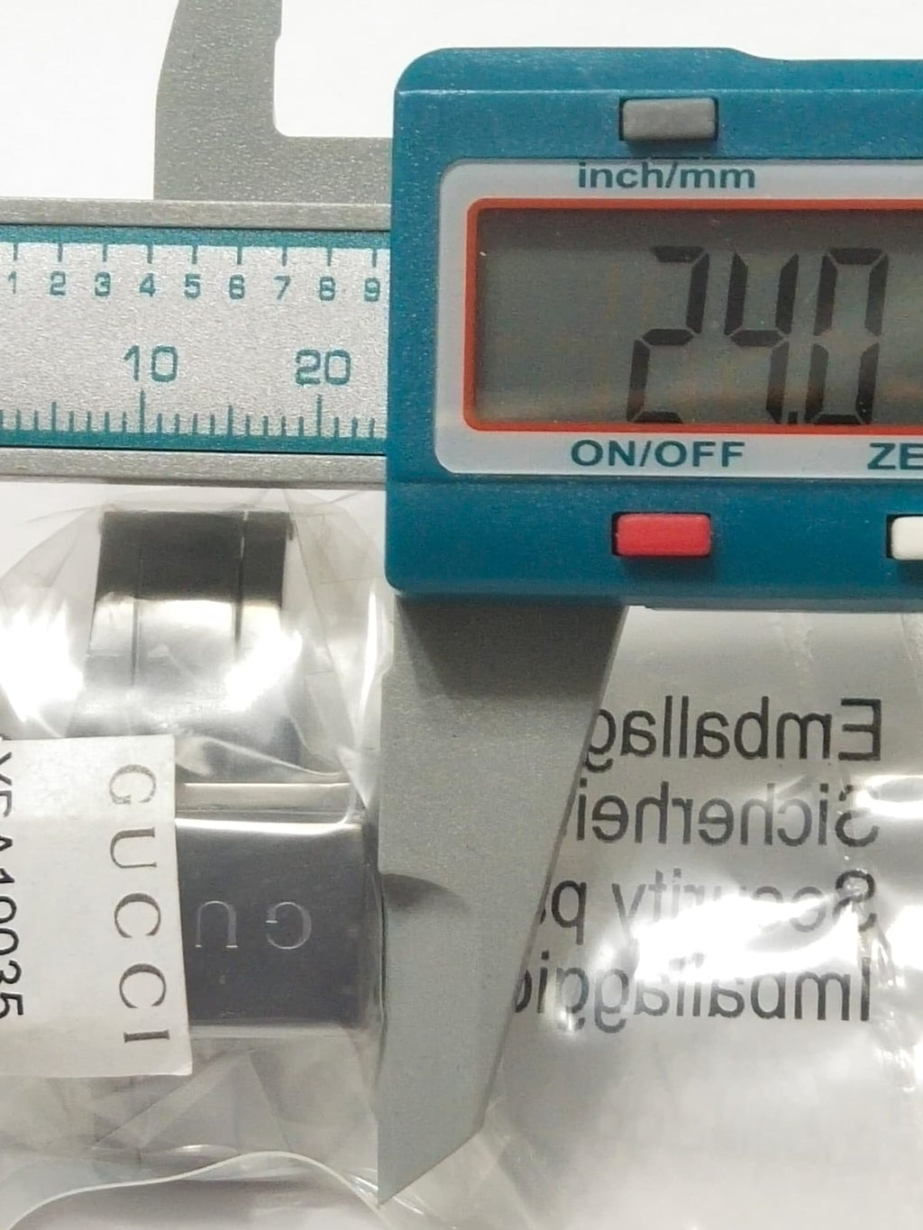 GUCCI GlasporiginalSilver-colored ceramic  24 mm  Part No. YDA19035