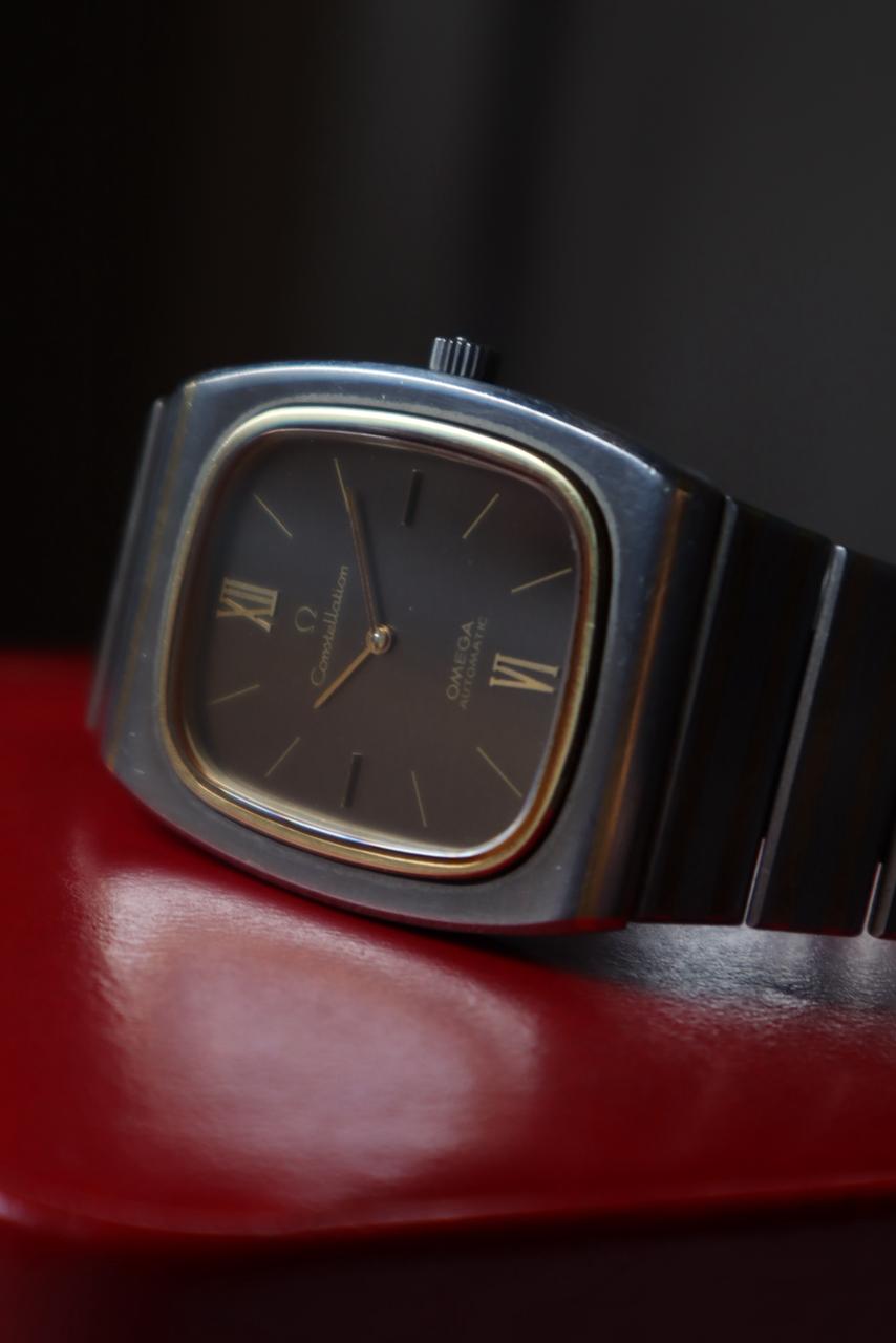 Vintage OMEGA Ω Constellation Tank
