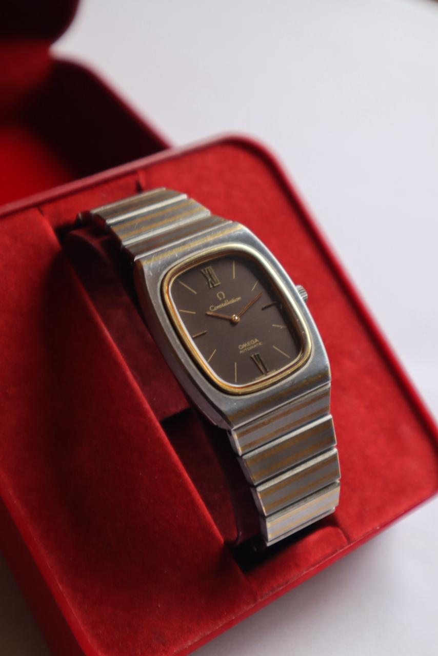 Vintage OMEGA Ω Constellation Tank