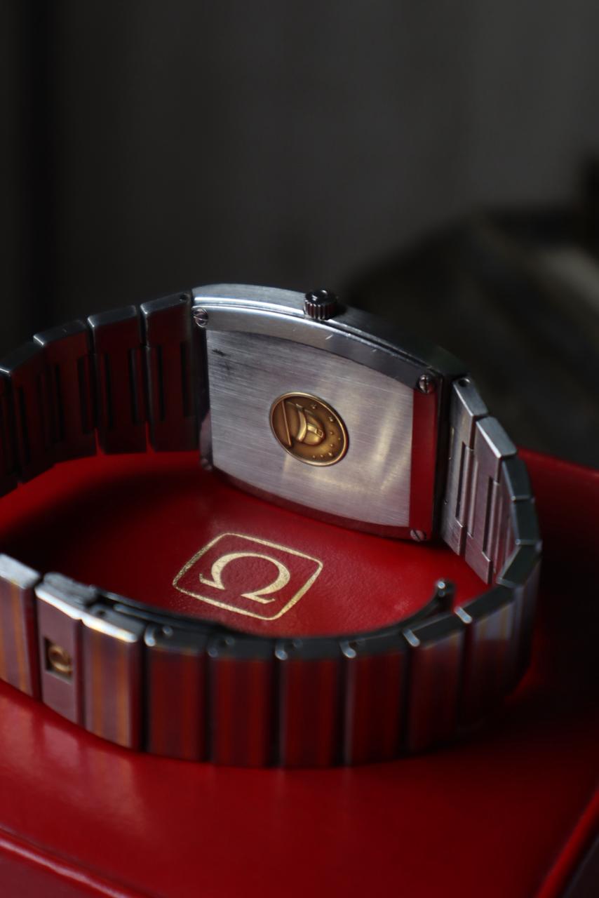 Vintage OMEGA Ω Constellation Tank