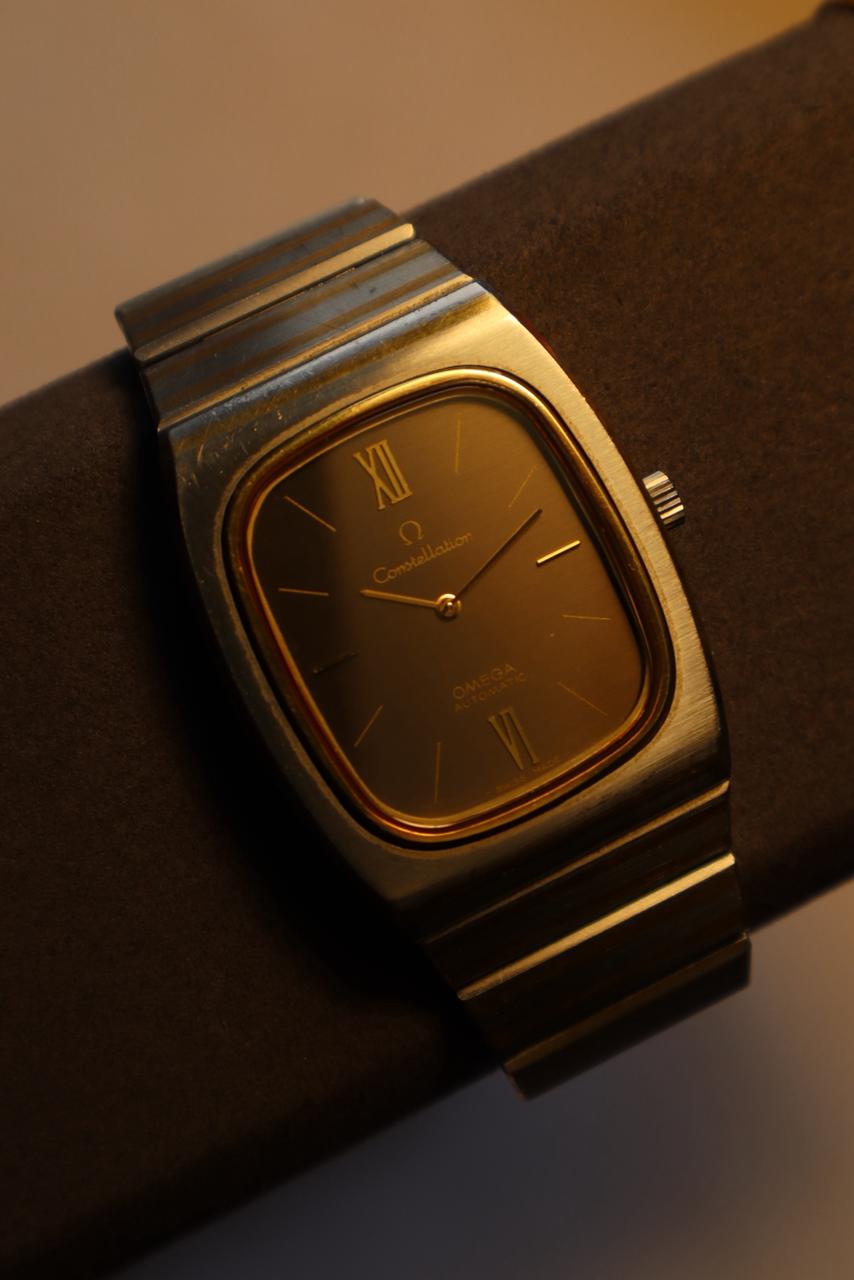 Vintage OMEGA Ω Constellation Tank