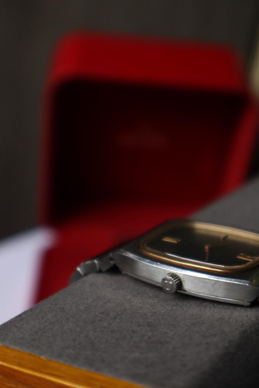 Vintage OMEGA Ω Constellation Tank
