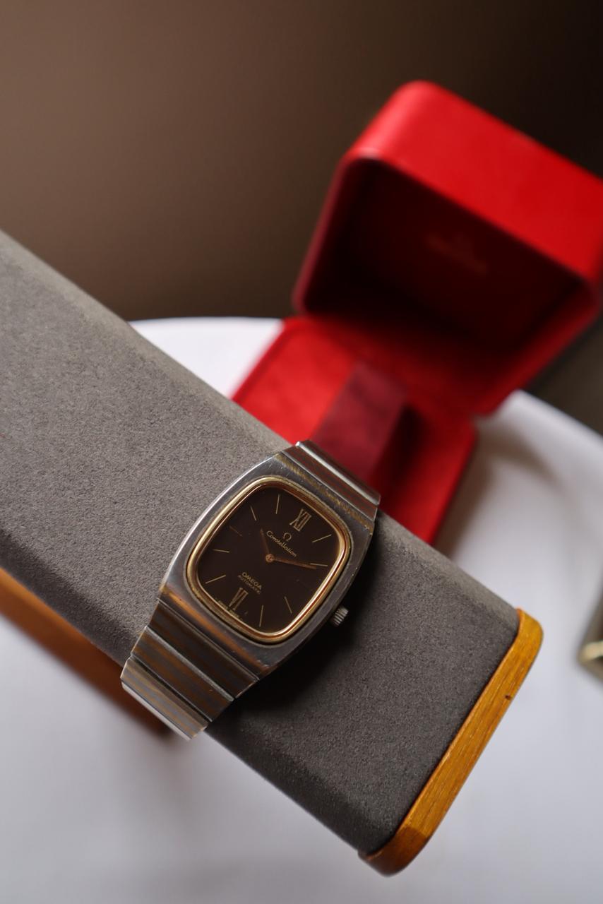 Vintage OMEGA Ω Constellation Tank