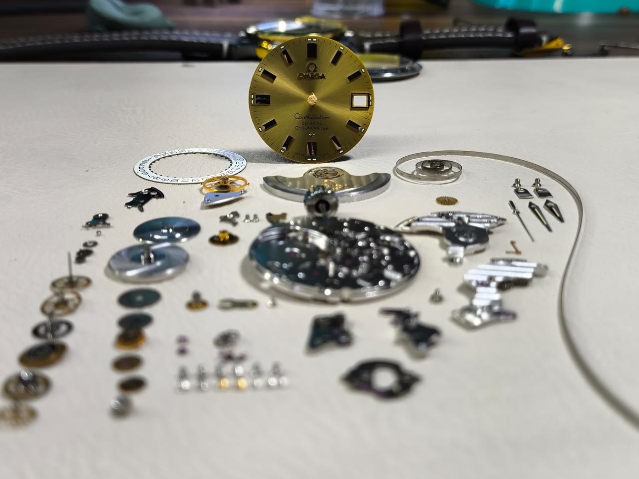 OMEGA CONSTELLATION DOUBLE-EAGLE 38mm ~ Unique Dial 💛