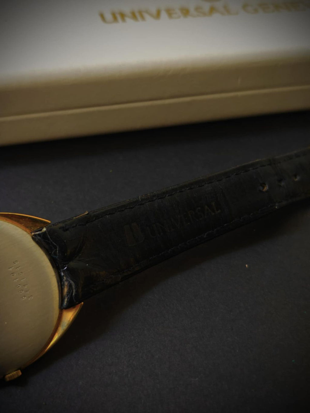 Vintage Universal Genève ~ Gilt Shadow 🤍