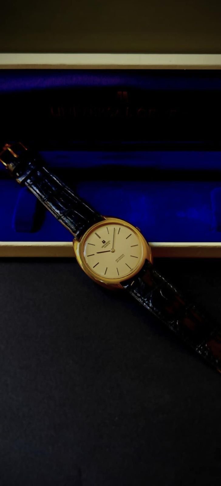 Vintage Universal Genève ~ Gilt Shadow 🤍