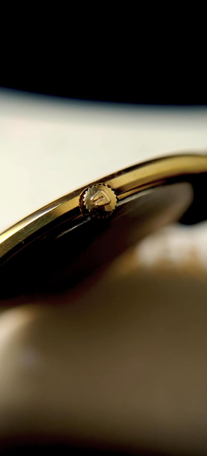 Vintage Universal Genève ~ Gilt Shadow 🤍