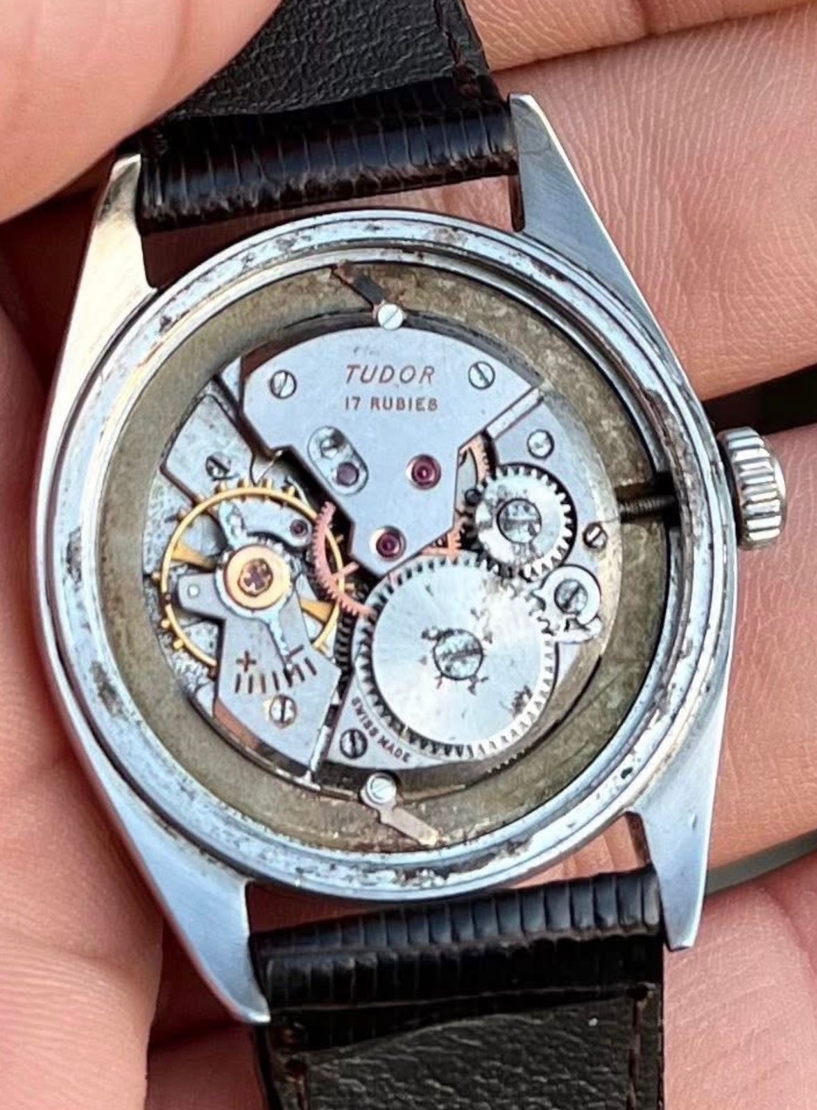 Vintage Tudor Oyster “Small Rose 🥀 Gilt Dial” ~ Via ROLEX
