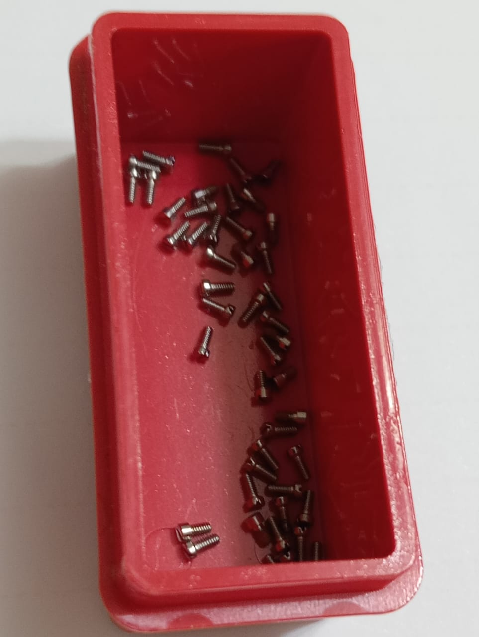 GUCCI SCREW 168.25S VIS.BOITE A 9H.6600L/ACIER/PRICE FOR ONE SCREW