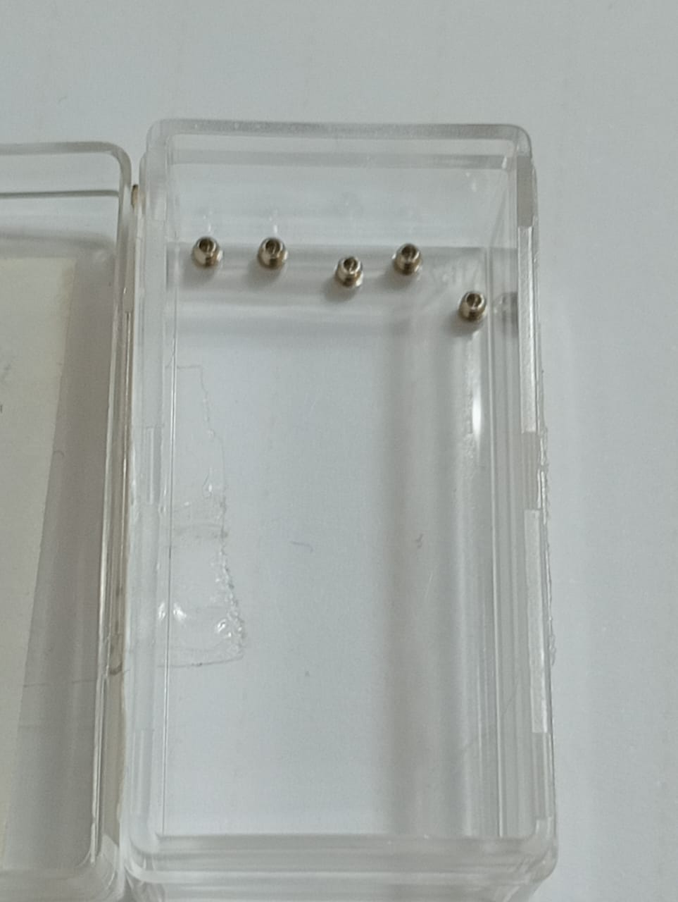 GUCCI SCREW 162 19/PRICE FOR ONE SCREW