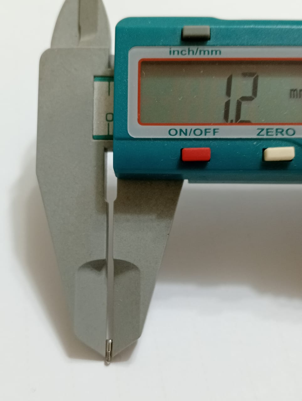 GUCCI SCREW YDA77011/104L/PRICE FOR ONE SCREW
