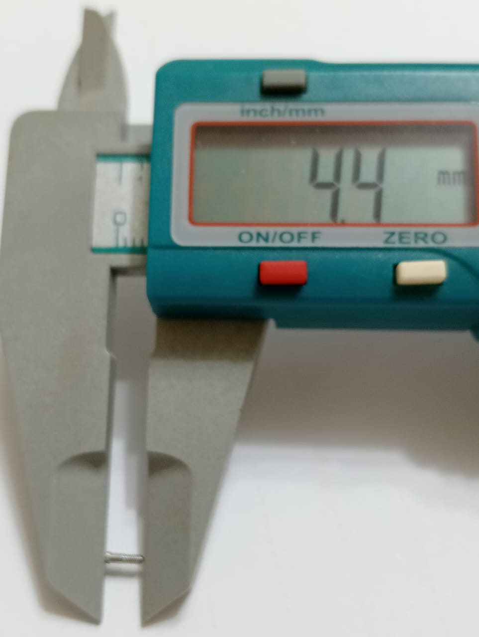 GUCCI SCREW YDA77011/104L/PRICE FOR ONE SCREW