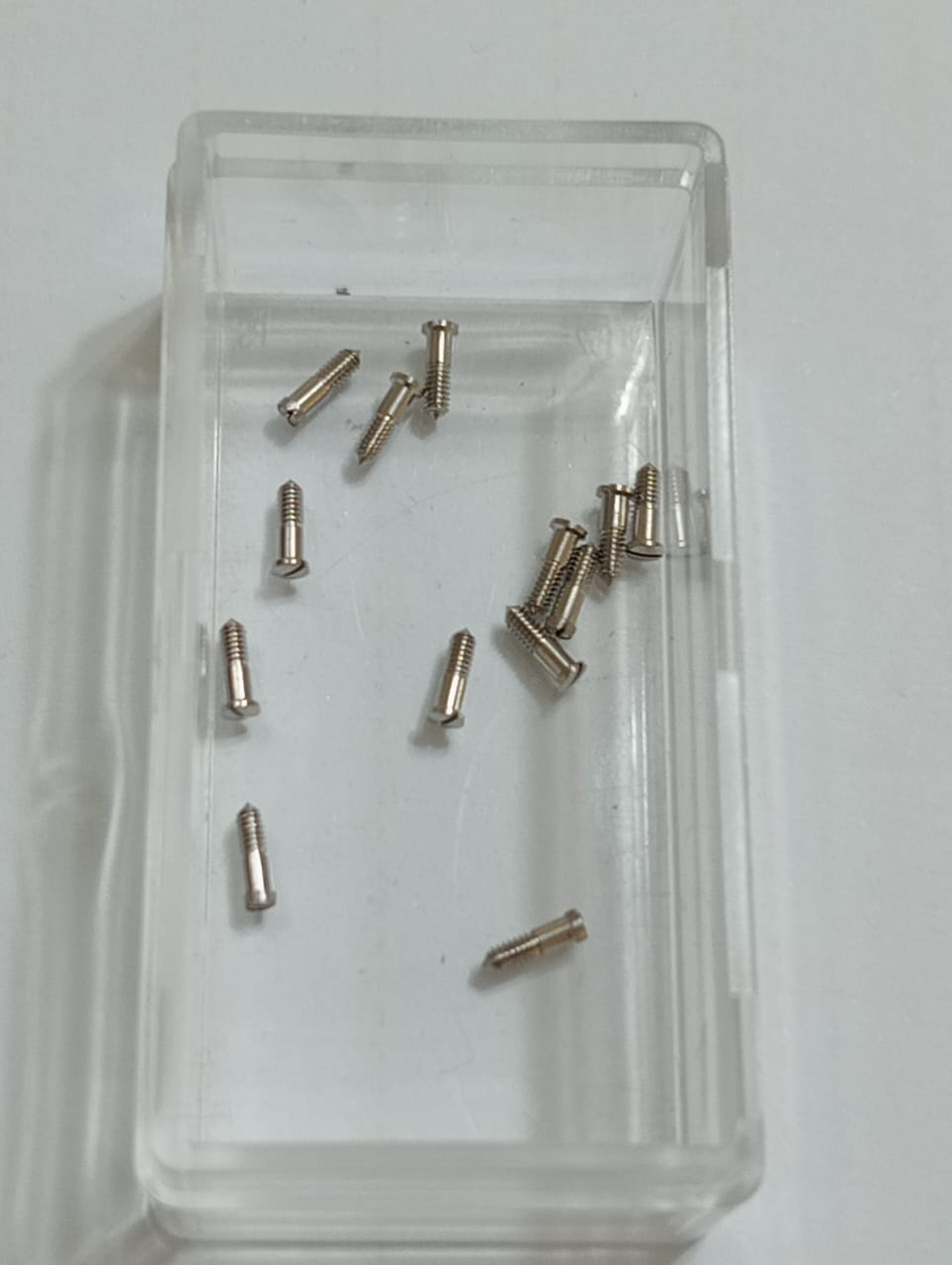 GUCCI SCREW YDA77011/104L/PRICE FOR ONE SCREW