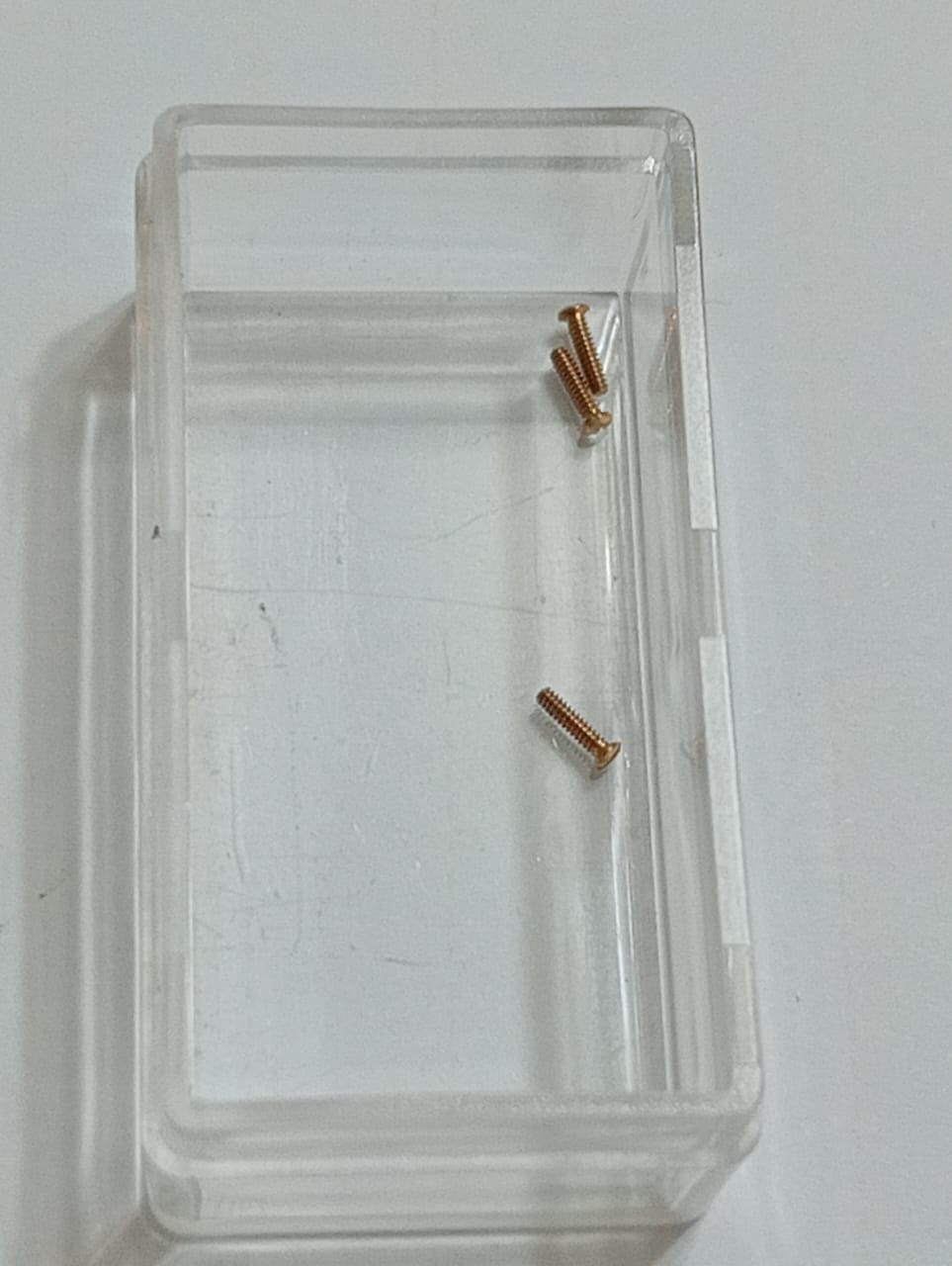 GUCCI SCREW YDA77037/103L/PRICE FOR ONE SCREW
