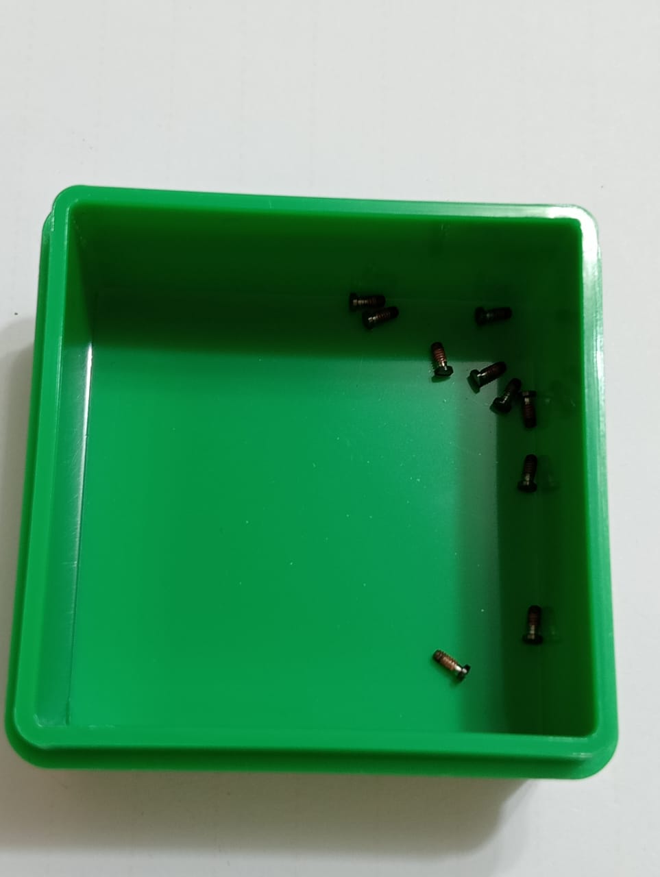 GUCCI SCREW YDA 77190/PRICE FOR ONE SCREW