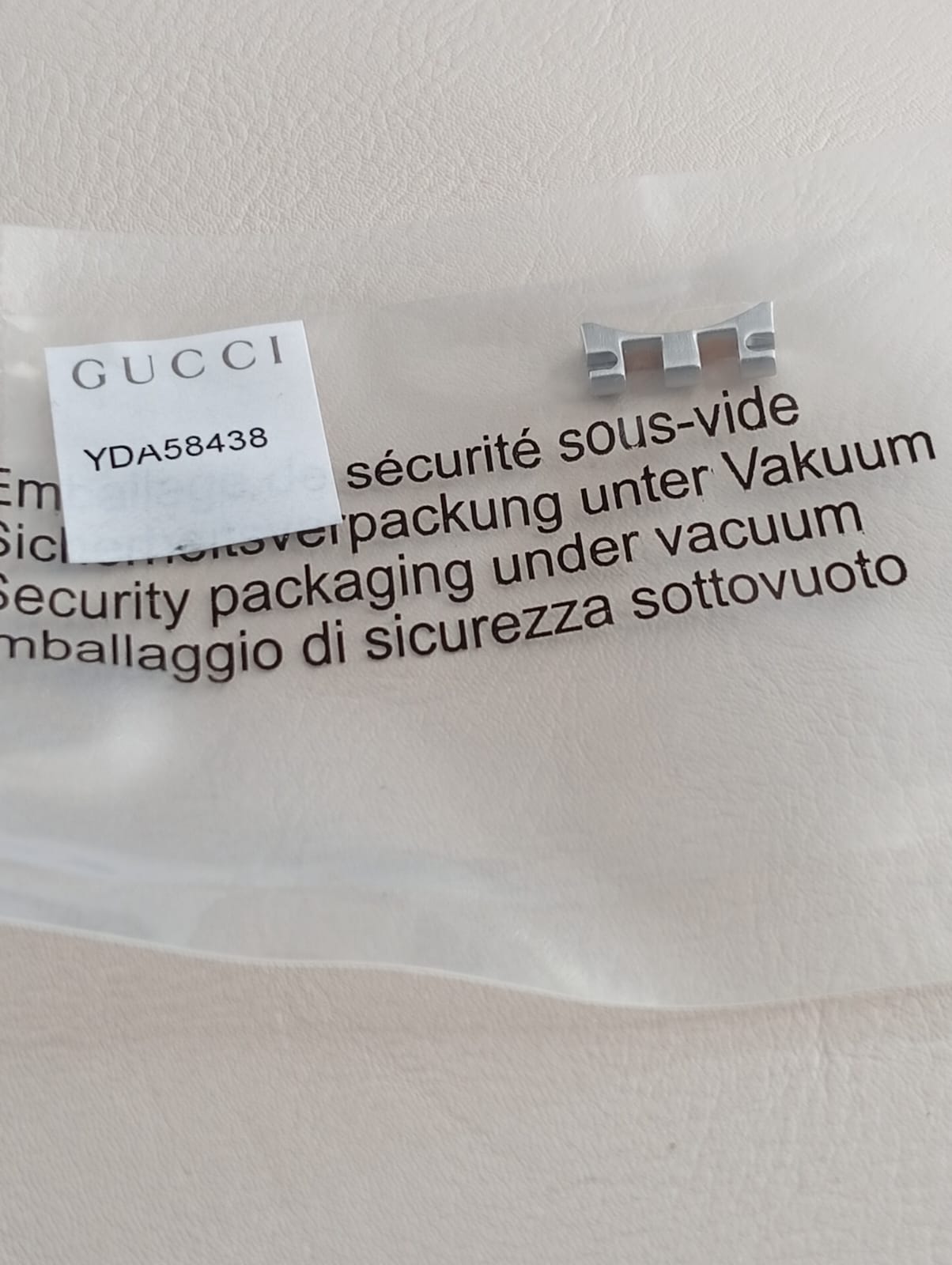 GUCCI LINK YDA58438 SILVER COLOR