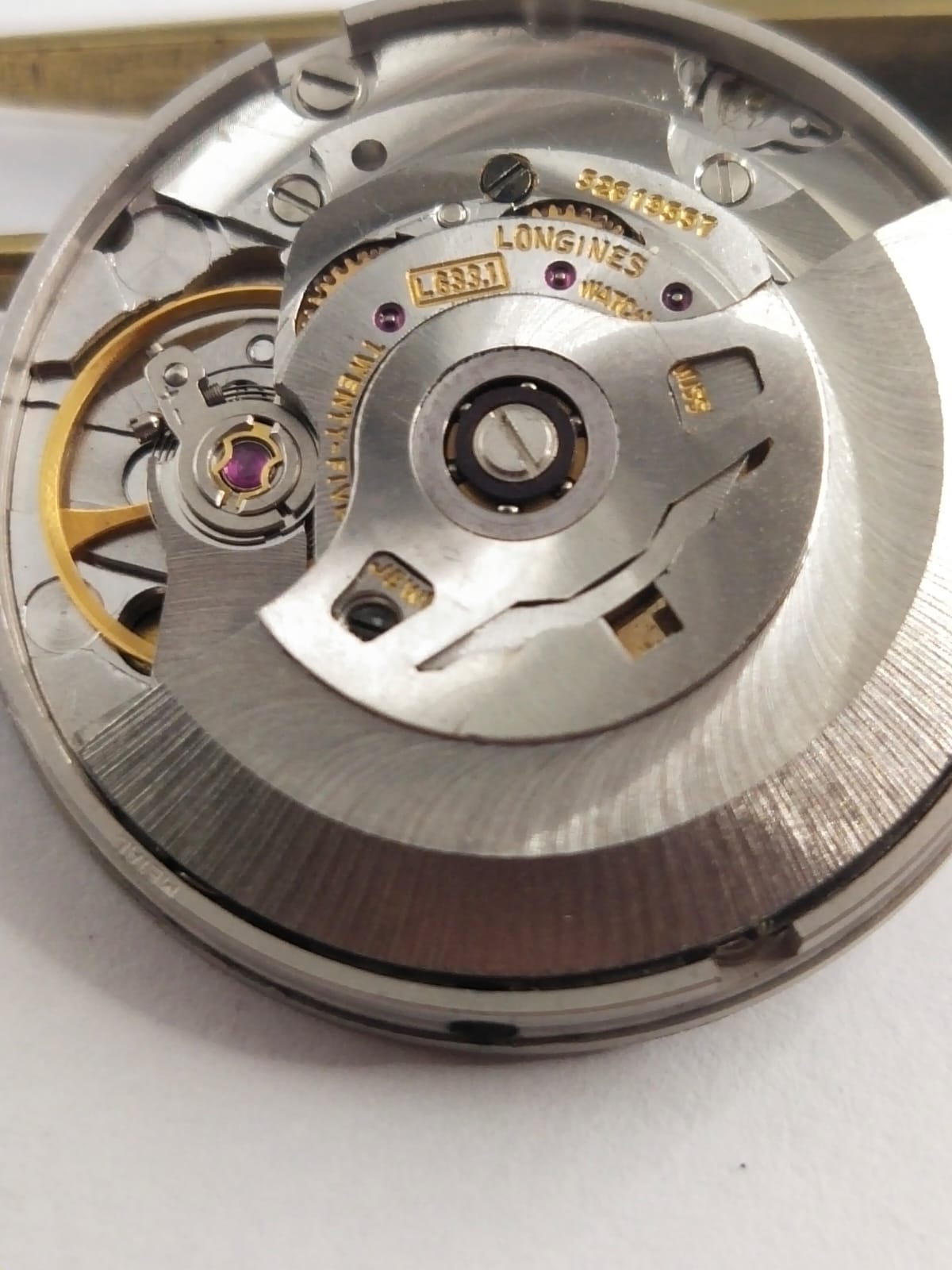Longines Movement L633.1 / It works fine / Hour wheel missing...seconds column broken / Selling as pictured