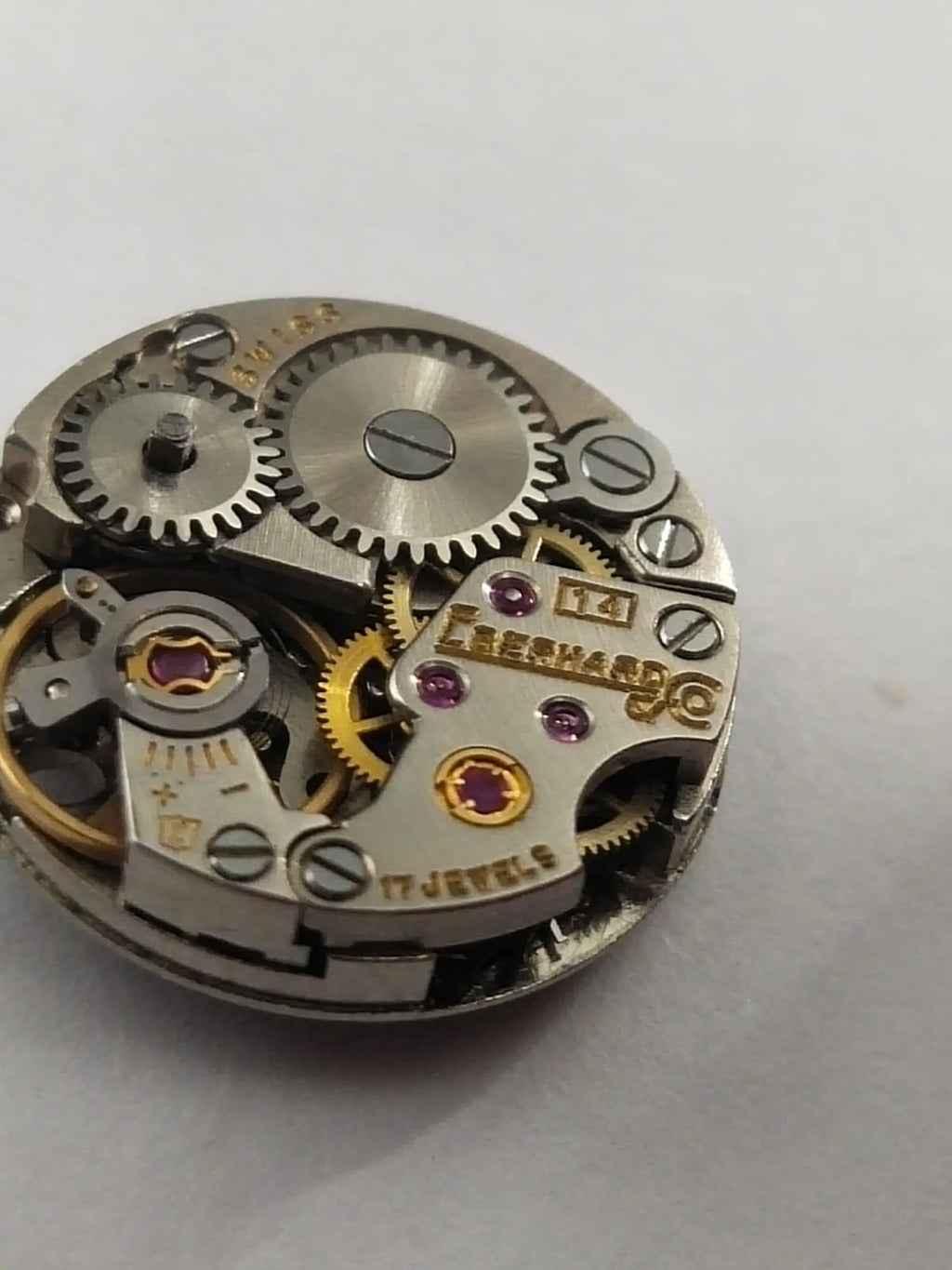 Manual movement / Eberhard works well / Hour wheel and column with minute wheel missing.....Selling as pictured