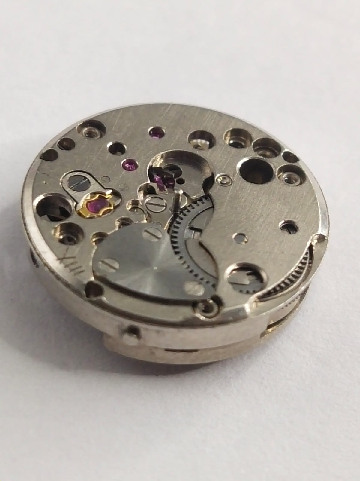 Manual movement / Eberhard works well / Hour wheel and column with minute wheel missing.....Selling as pictured