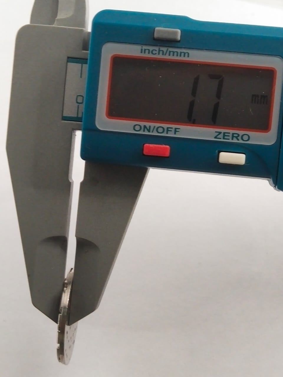 Cartier/Chopard movement/manual/balance shaft broken/hour wheel missing. See image for details.