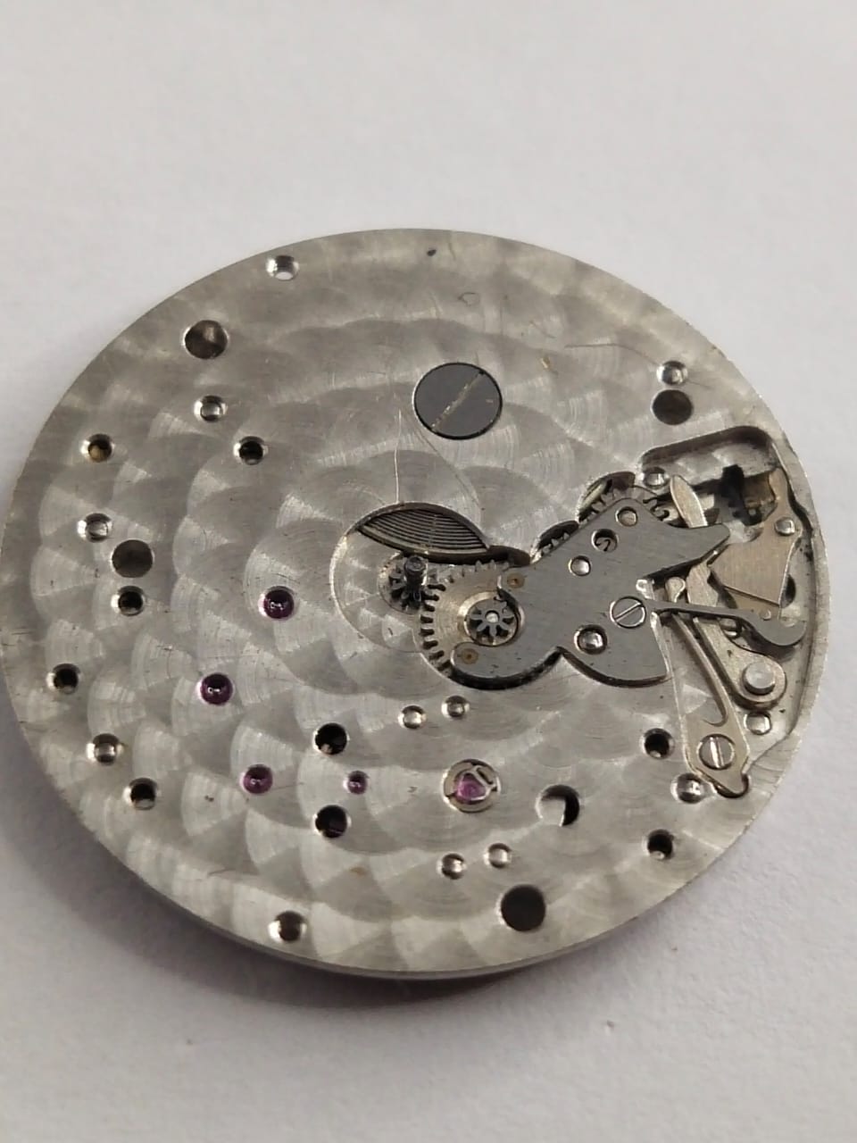 Cartier/Chopard movement/manual/balance shaft broken/hour wheel missing. See image for details.