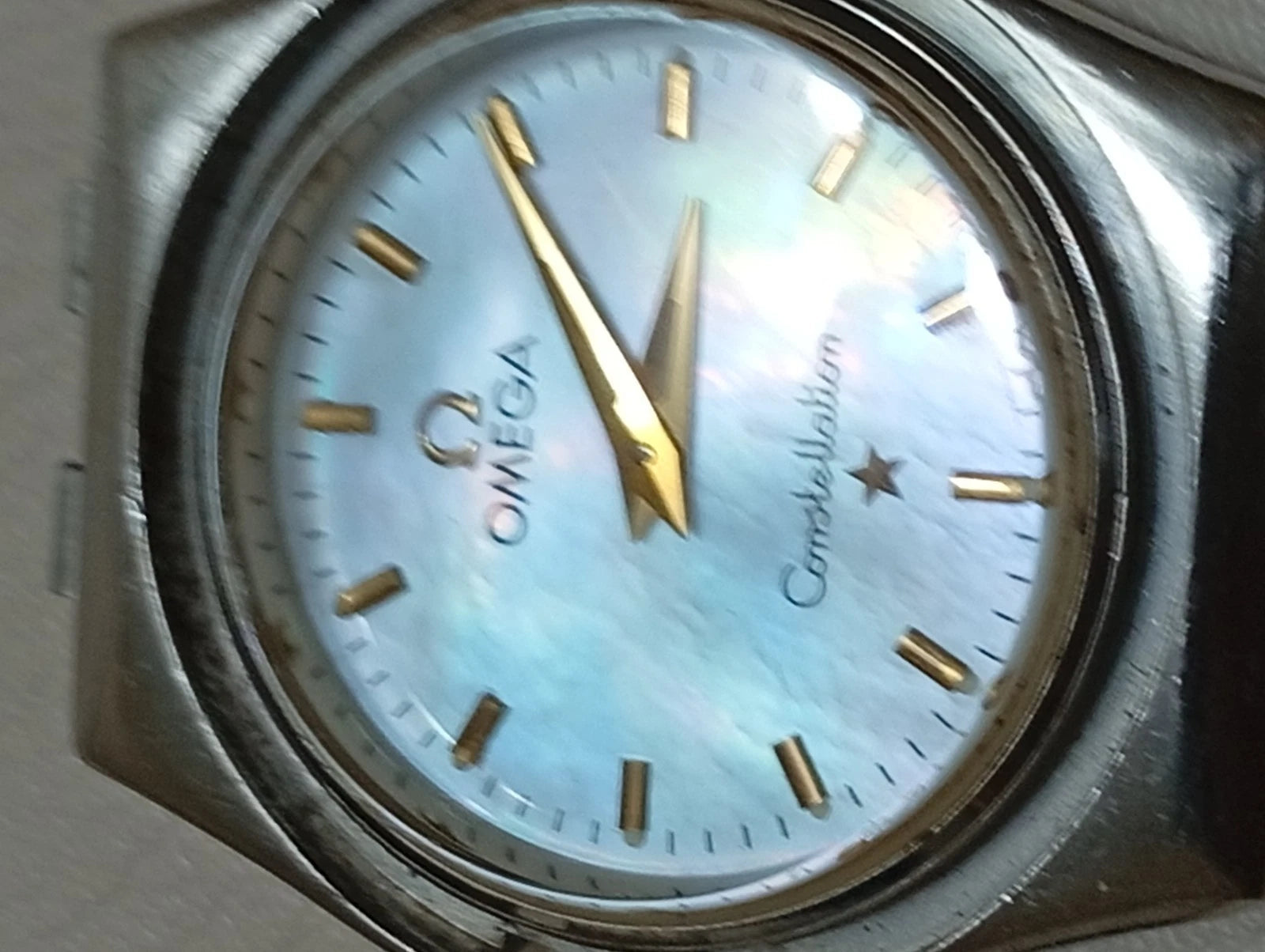 OMEGA Case With Dail Mother Of Bird /Hand & Movment/Working