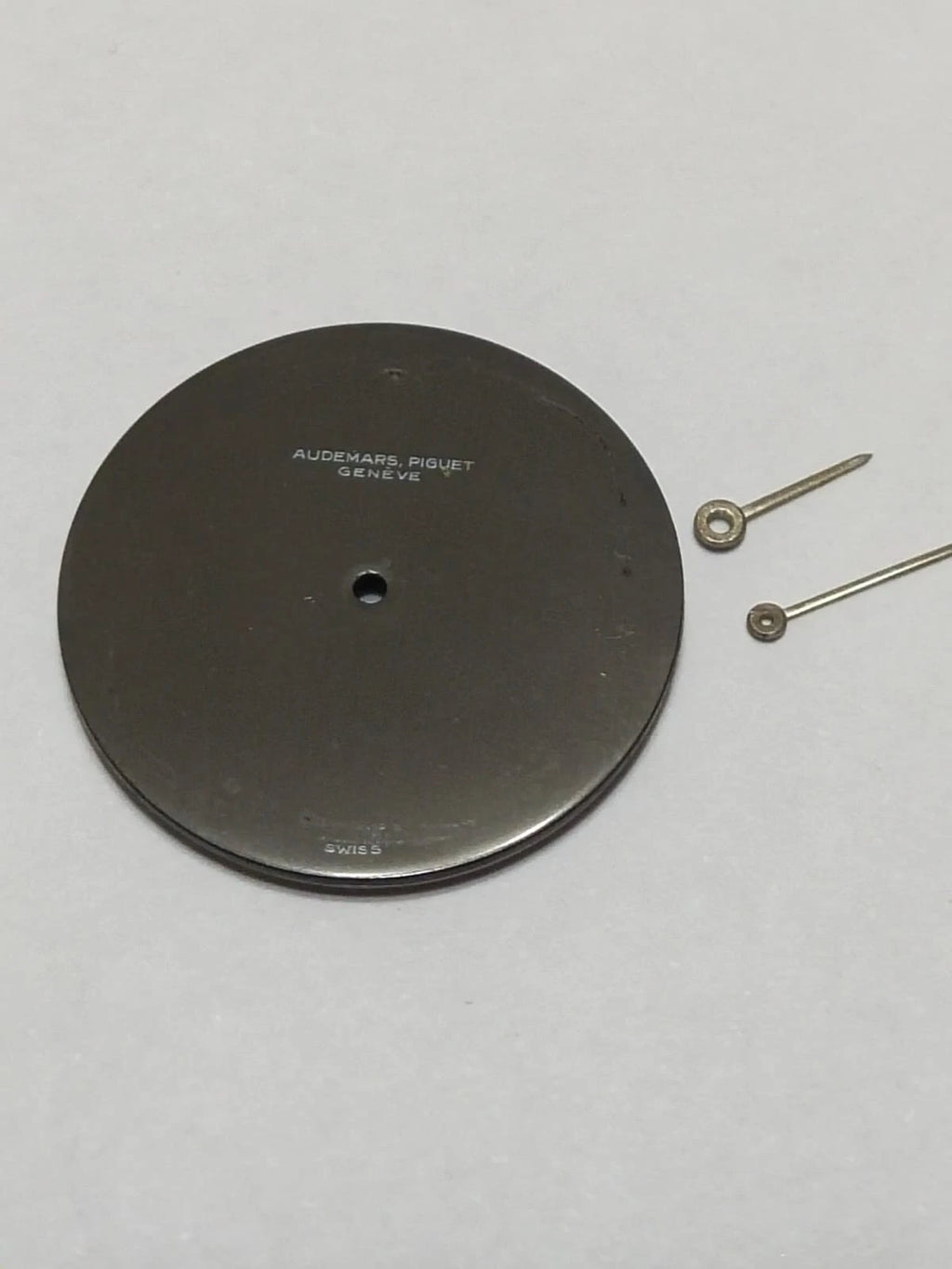 Dial with hands / Audemars Piguet / with movement holder / Used