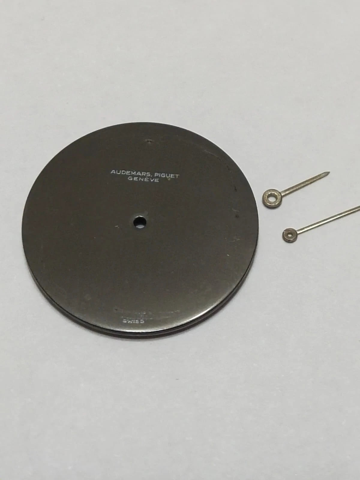 Dial with hands / Audemars Piguet / with movement holder / Used