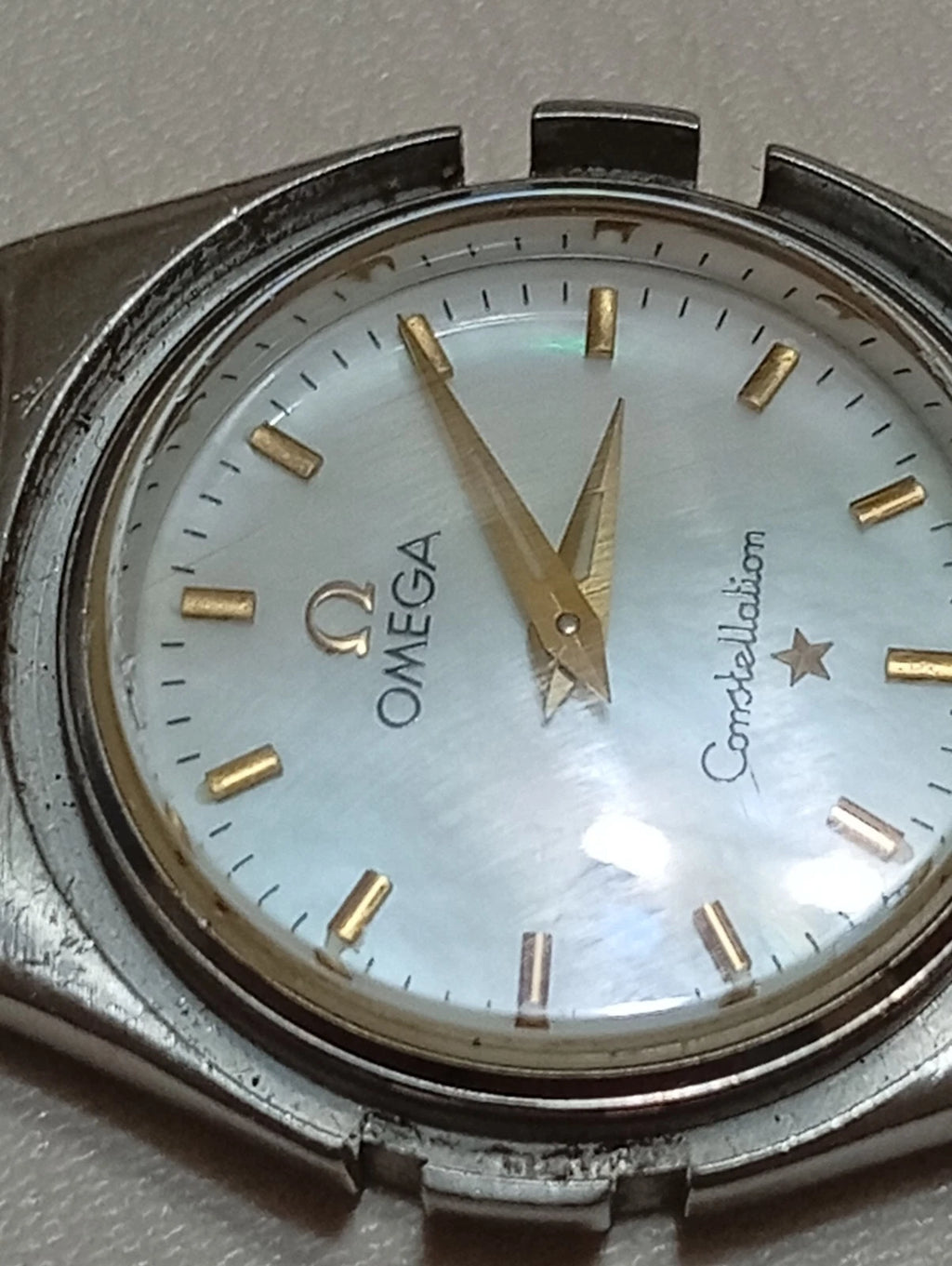 OMEGA Case With Dail Mother Of Bird /Hand & Movment/Working