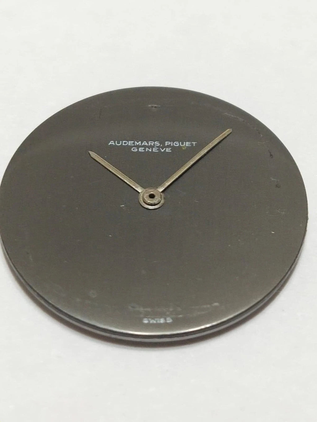 Dial with hands / Audemars Piguet / with movement holder / Used