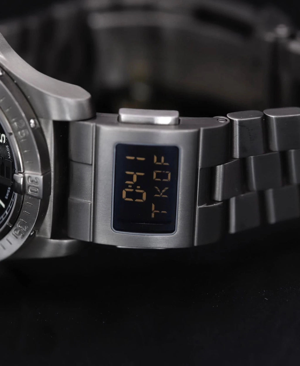 BREITLING B80 Swiss Movement, Digital Display, UTC, Flight-Time, USED/ PRICE 1PC