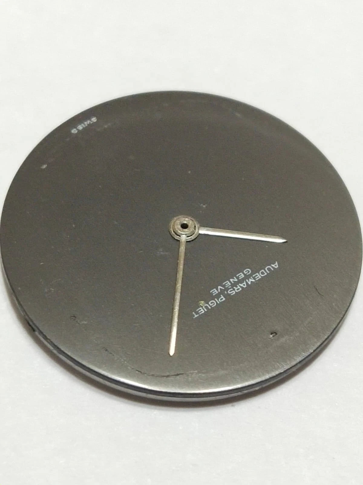 Dial with hands / Audemars Piguet / with movement holder / Used