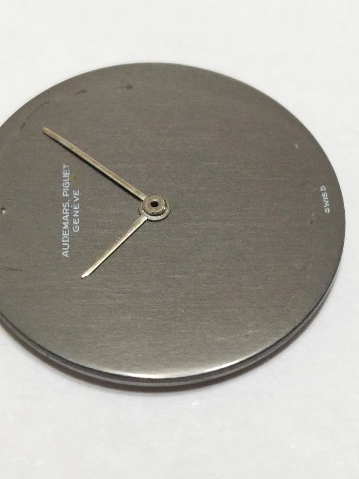 Dial with hands / Audemars Piguet / with movement holder / Used
