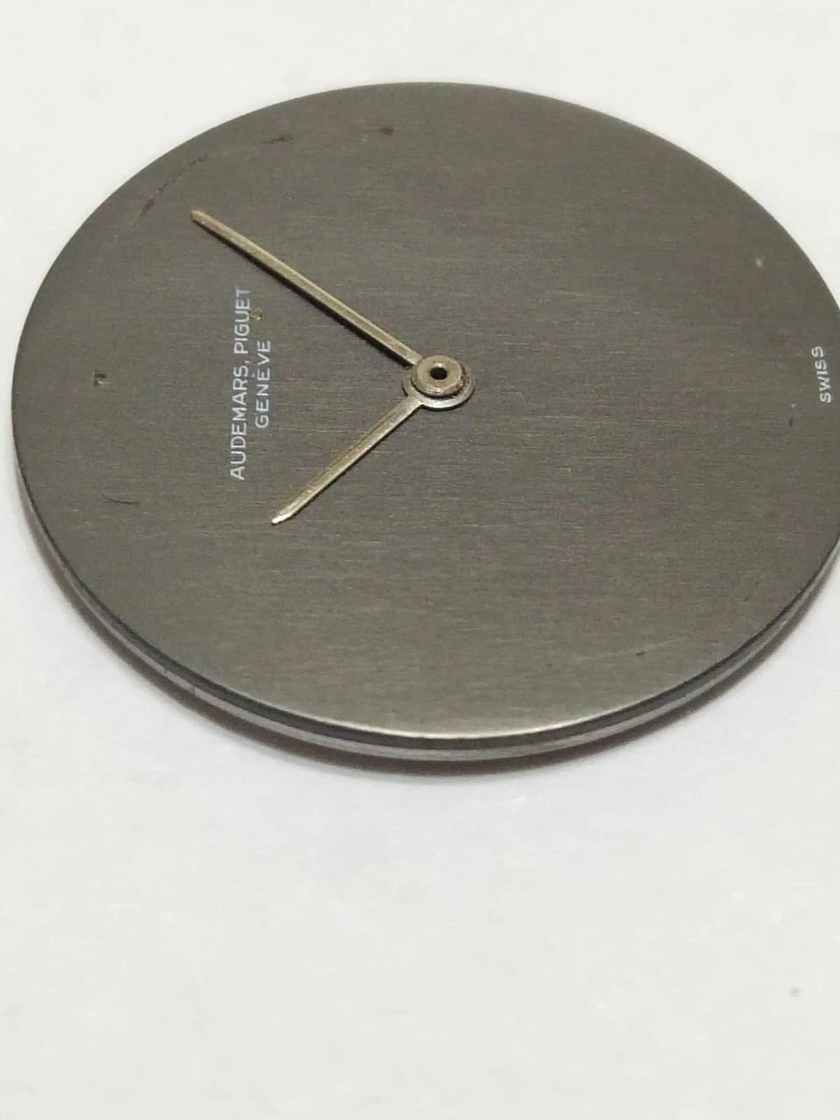 Dial with hands / Audemars Piguet / with movement holder / Used