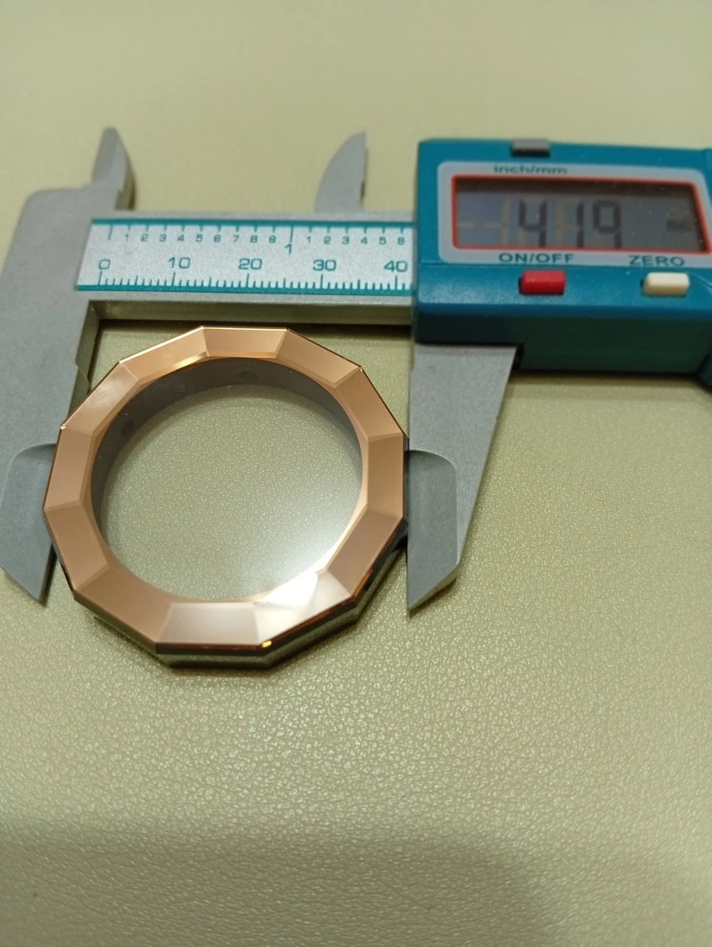 Century /Case Ceramic With Glass
