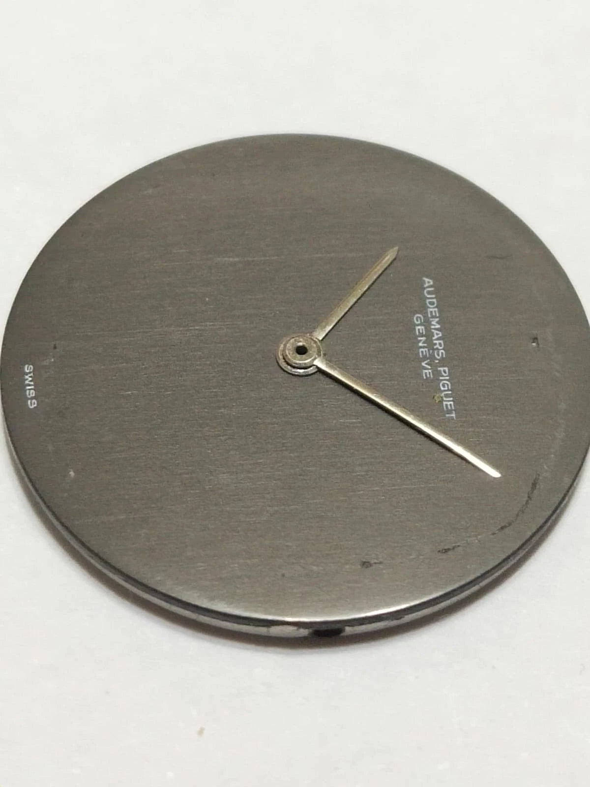 Dial with hands / Audemars Piguet / with movement holder / Used
