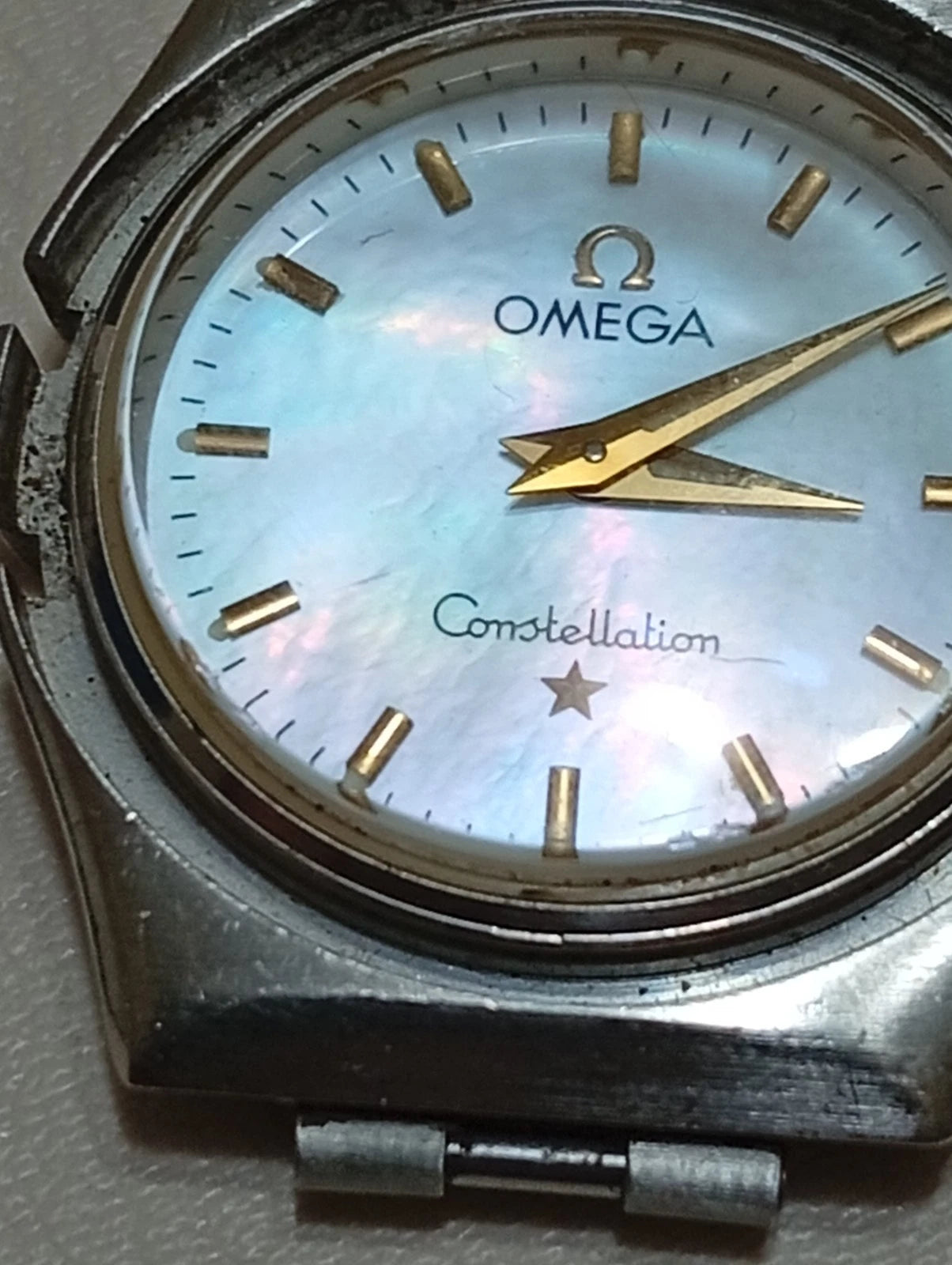 OMEGA Case With Dail Mother Of Bird /Hand & Movment/Working
