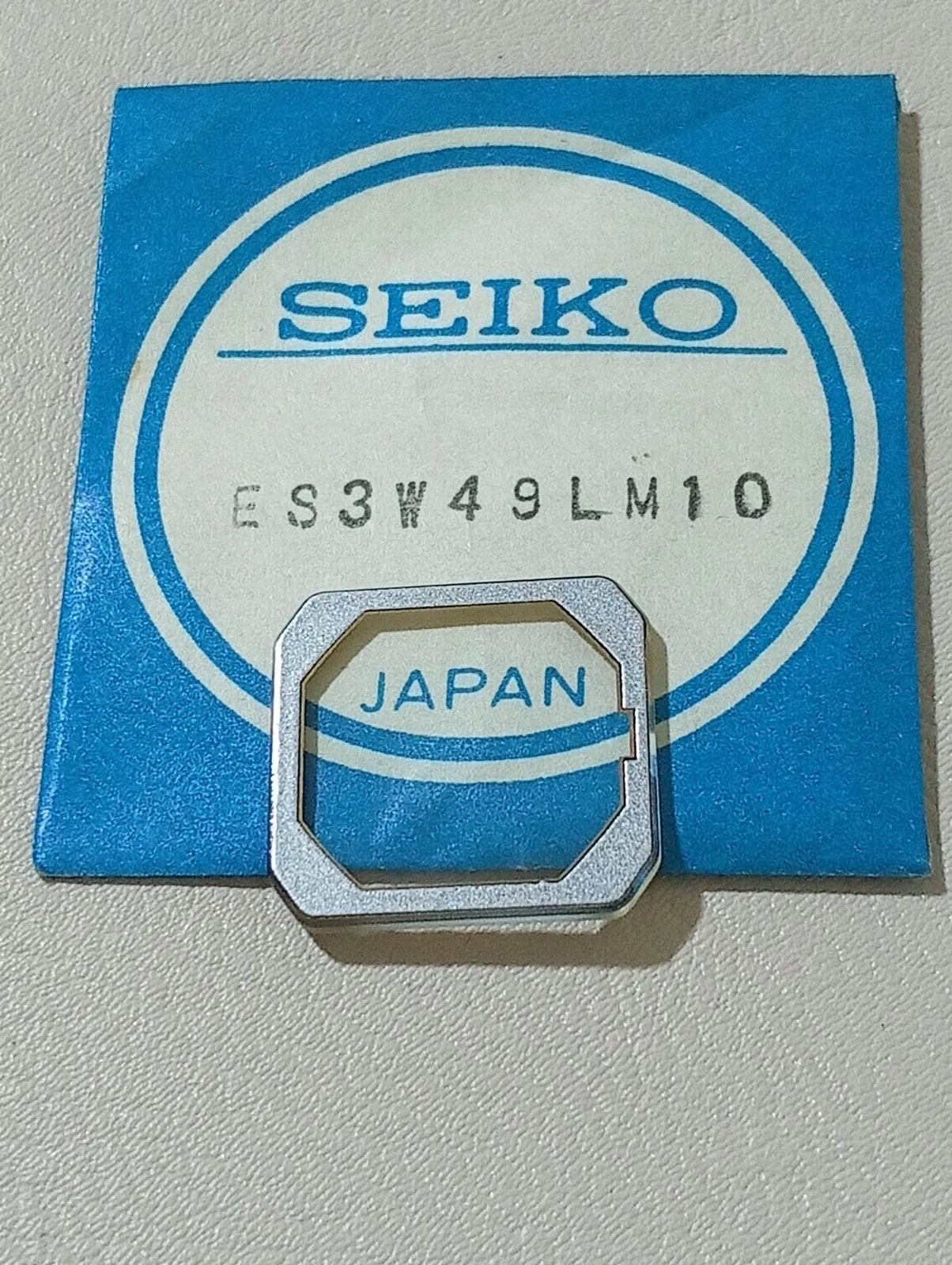 Seiko ES3W49LM10 Glass Crystal Original NOS