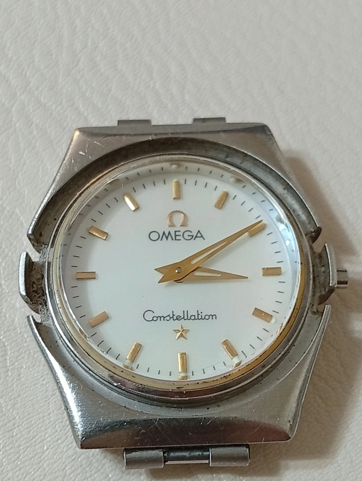 OMEGA Case With Dail Mother Of Bird /Hand & Movment/Working